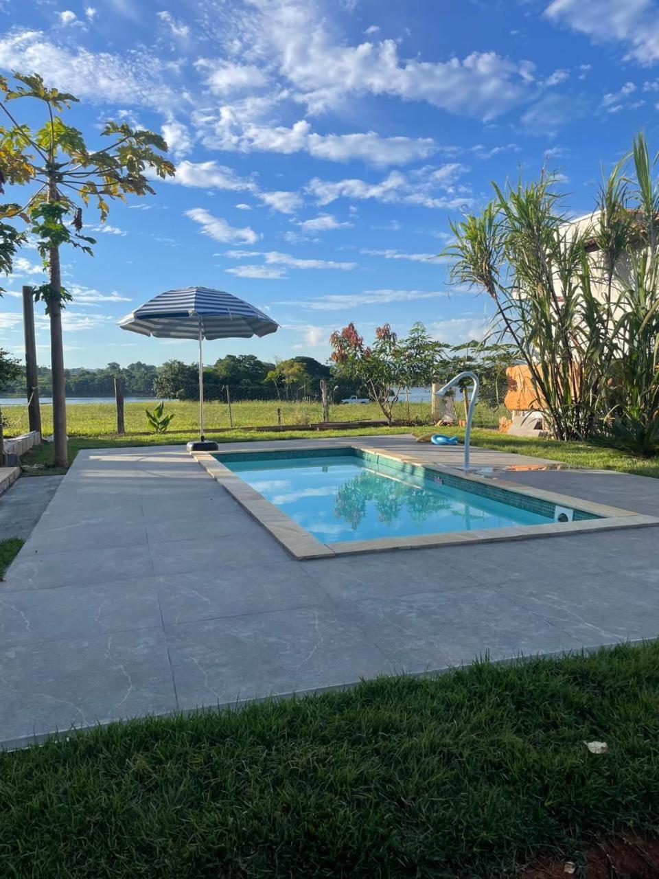 Casa Com Piscina Na Represa De